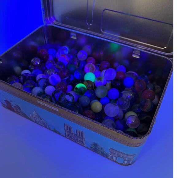 1.8lbs Vintage Pre-1970's Marbles with Uranium + Possible Akro, Vitro, Jabo - Picture 3 of 3